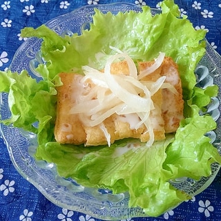 豆腐ステーキとレタスのサラダ